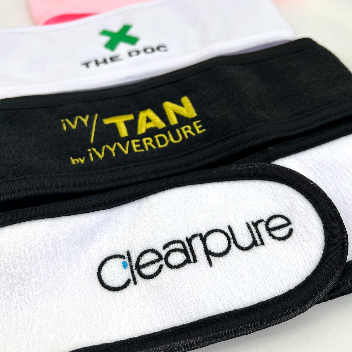 Custom Woven Logo White Black Spa Headband Women Girl Skincare Face Washing Hairband Wrap Make Up Microfiber Spa Head Bands