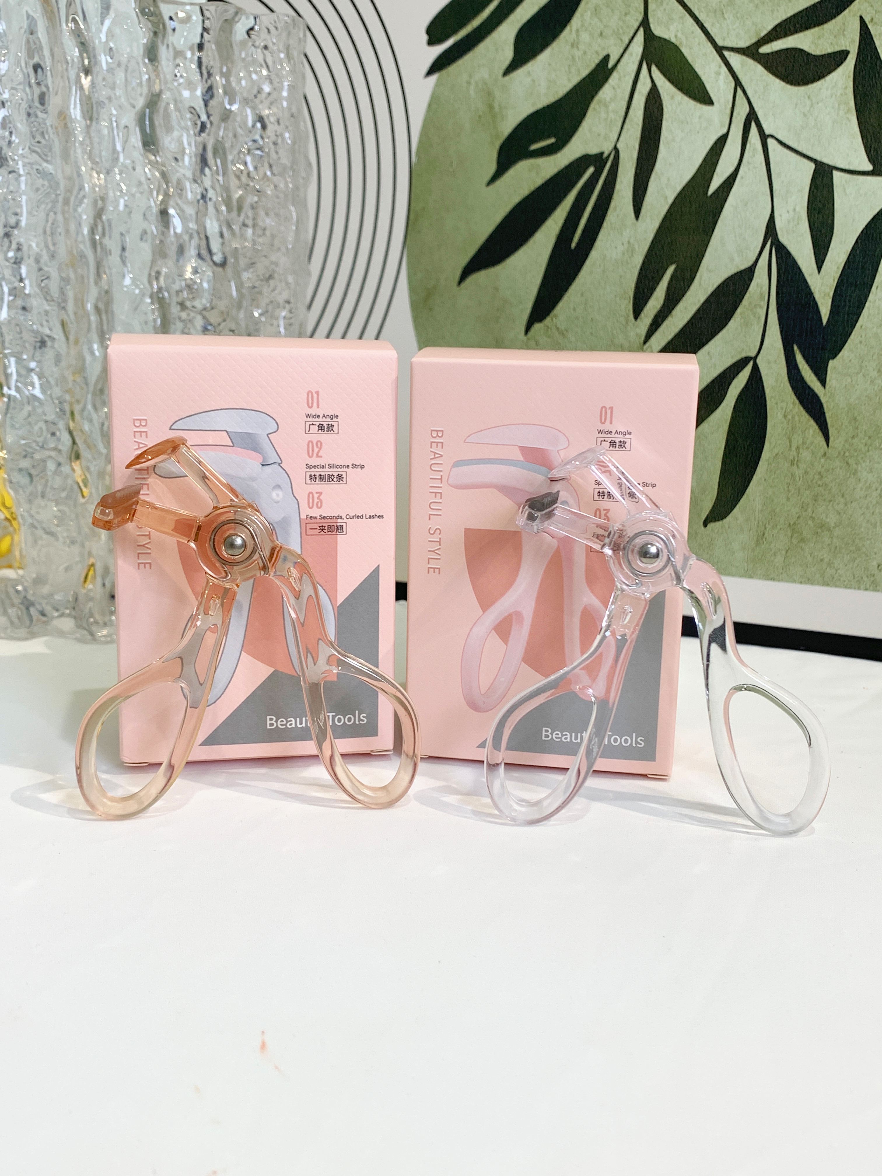 Eyelash Curler Display 1