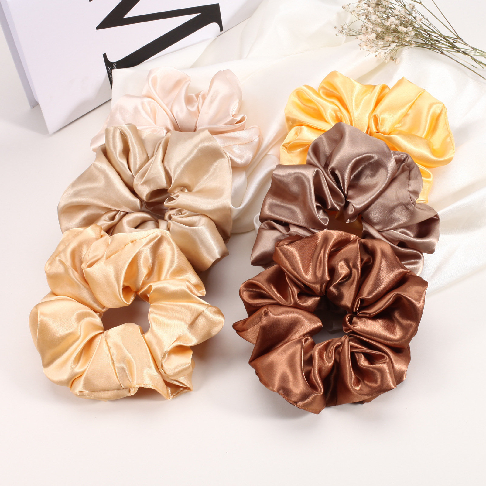 Factory Customization Women Daily Hair Scrunchies Promotion Activities Gifts Silk Solid Colors Queen Size Hair Scrunchies