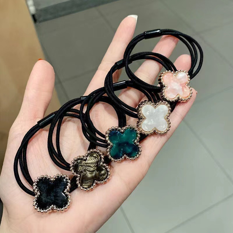 High Quality Women's Retro Pearl Hair Ties New Designer Four-Leaf Clover Black Head Hair Rope Sweet Wholesale Rubber Band