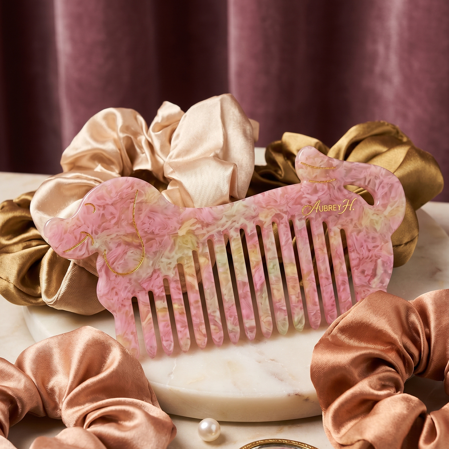 Wholesale Eco Friendly Cute Pink Puppy Shape Acetate Wide Tooth Detangling Hair Comb European American Style Custom Logo OEM ODM