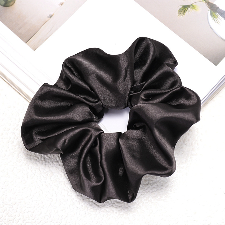 Shiny Satin Pleated Plain Dyed Modern Hair Scrunchies Factory Price Custom Logo Luxury Ponytail Holder Elastic Hair Bands