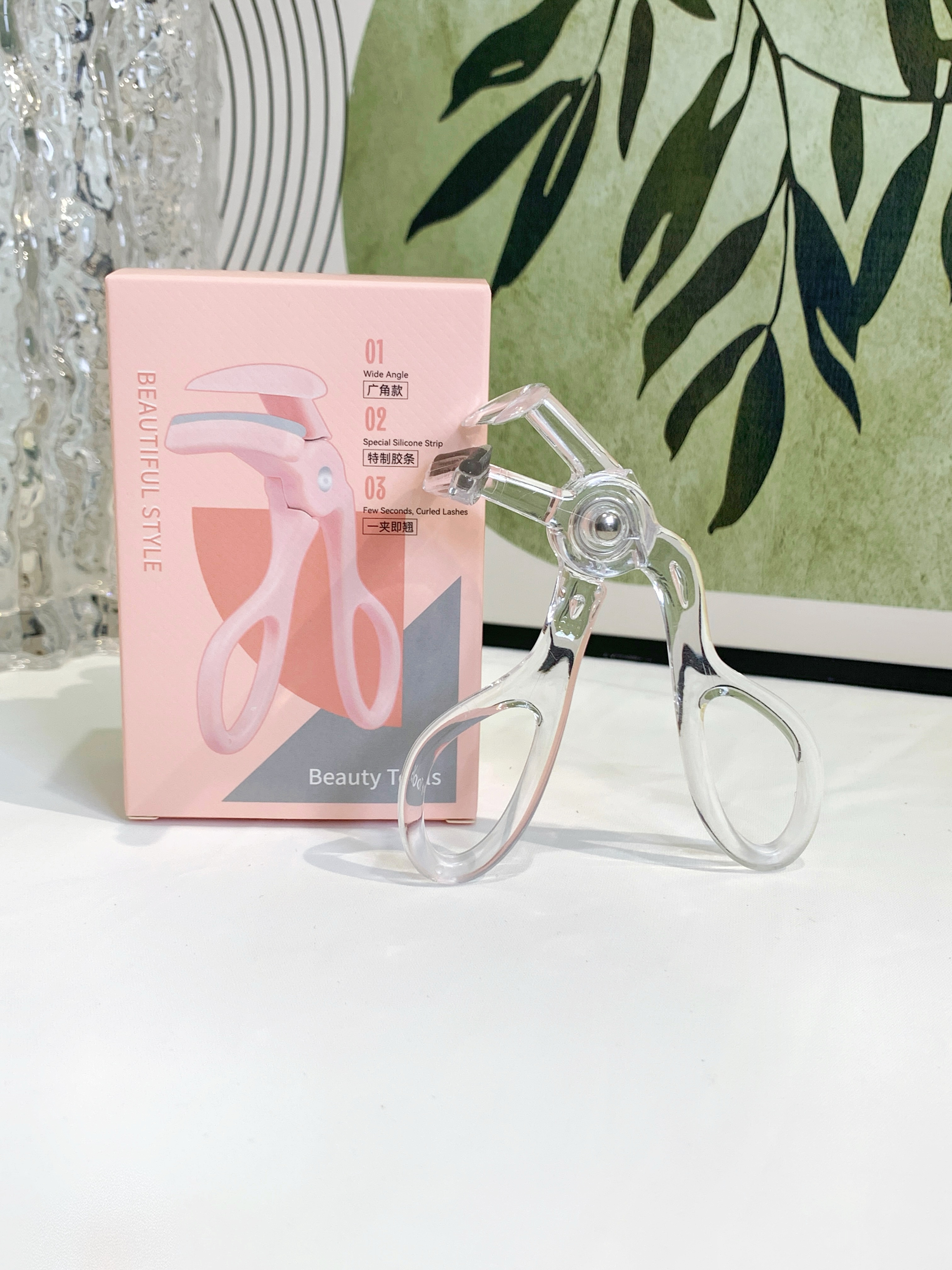 Eyelash Curler Display 3