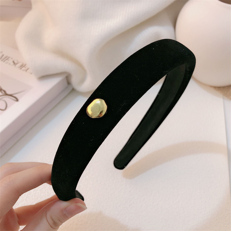 Luxury Velvet Hair Accessories Set | Wedding Party Hairbands with Pearl &amp; Gold Decor | Custom OEM Wholesale