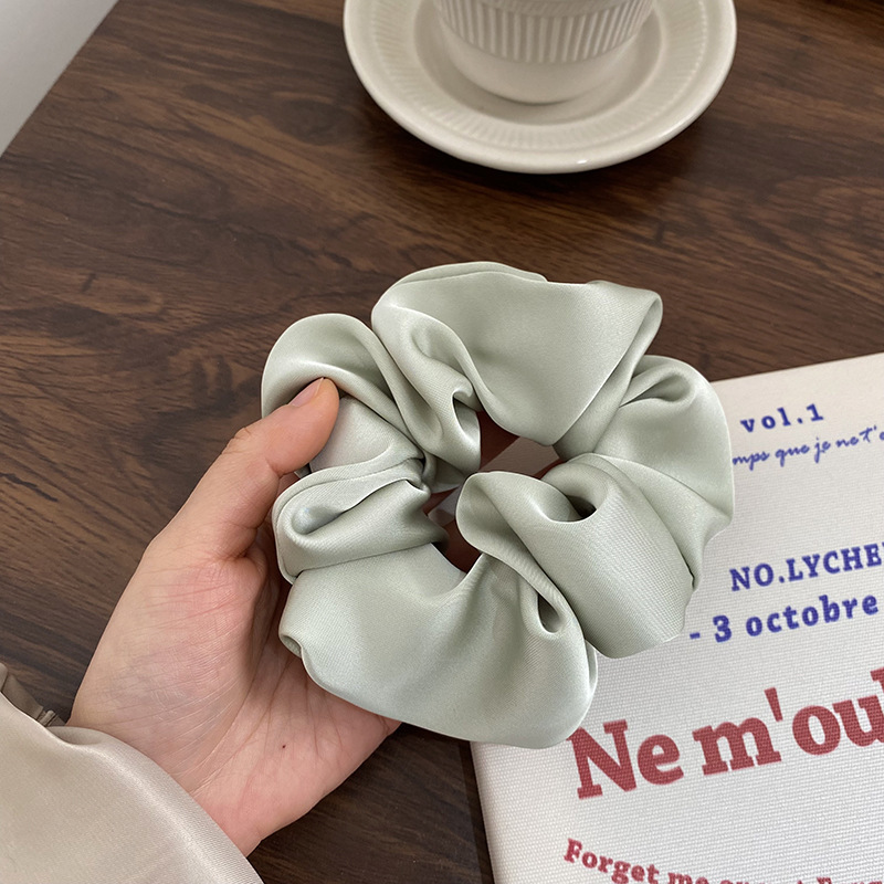 Wholesale Satin Silk Elastic Hair Bands Fashionable Styling Scrunchies with Sweet Style for Hair Holding