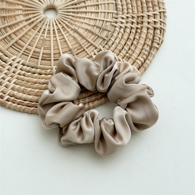 Autumn New Satin Silk Scrunchies Ladies Fashion Everything High Elastic High Quality Hair Accessories Manufacturers