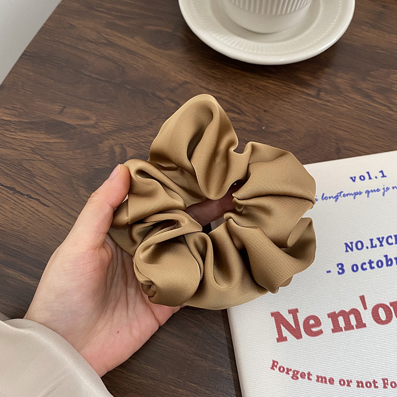Wholesale Satin Silk Elastic Hair Bands Fashionable Styling Scrunchies with Sweet Style for Hair Holding