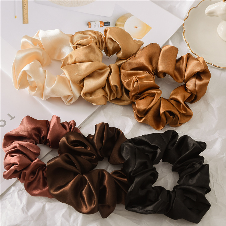 Luxury Satin Silk Scrunchies for Women - Soft Elastic Hair Ties No Damage - Wholesale Hair Accessories for Salon &amp; Boutique