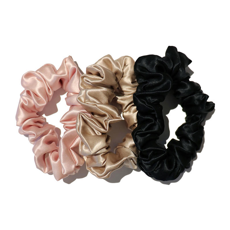 Silk Scrunchie details view 3