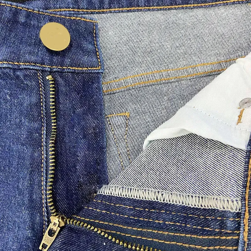 Men Fashion Denim Pants Close Up