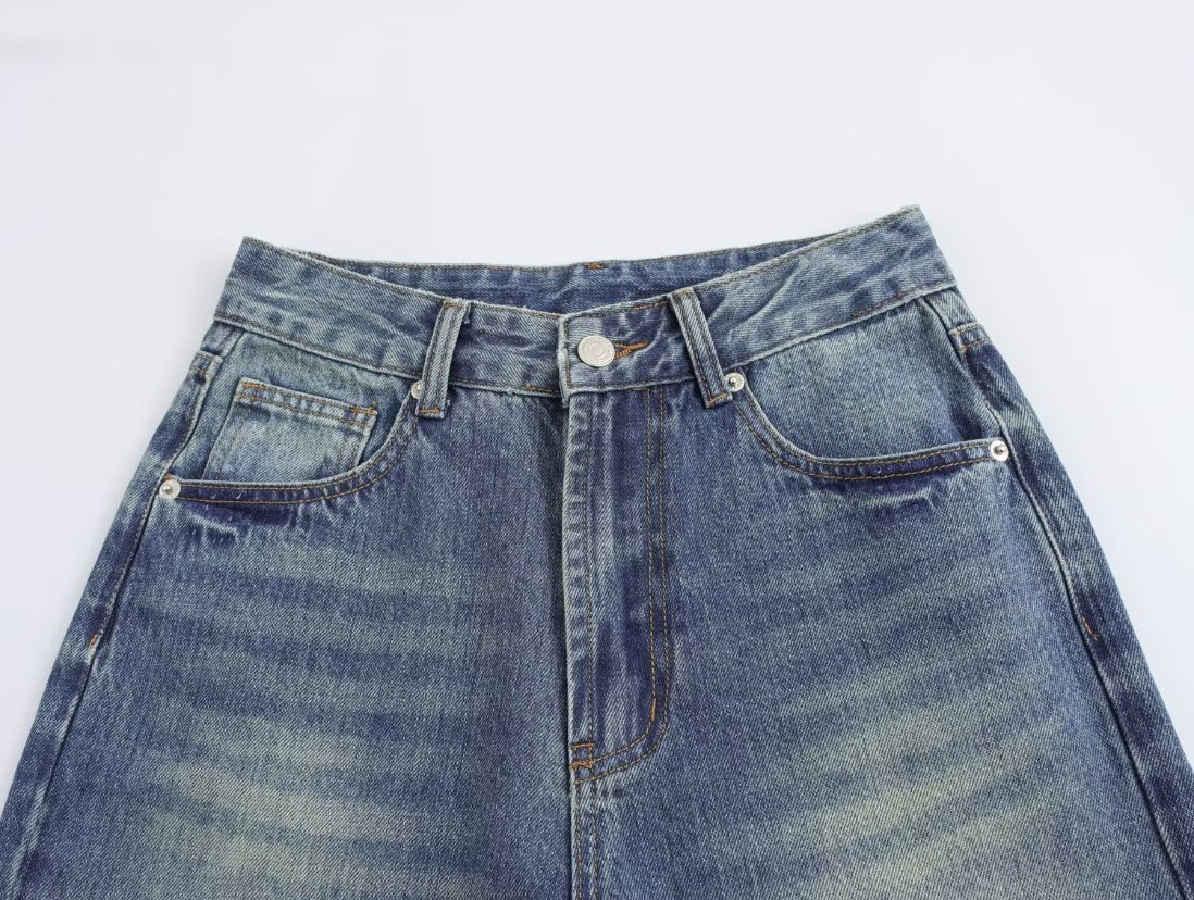 Customized Elegant Wide-Leg Jeans with High Waist for Stylish Outfits