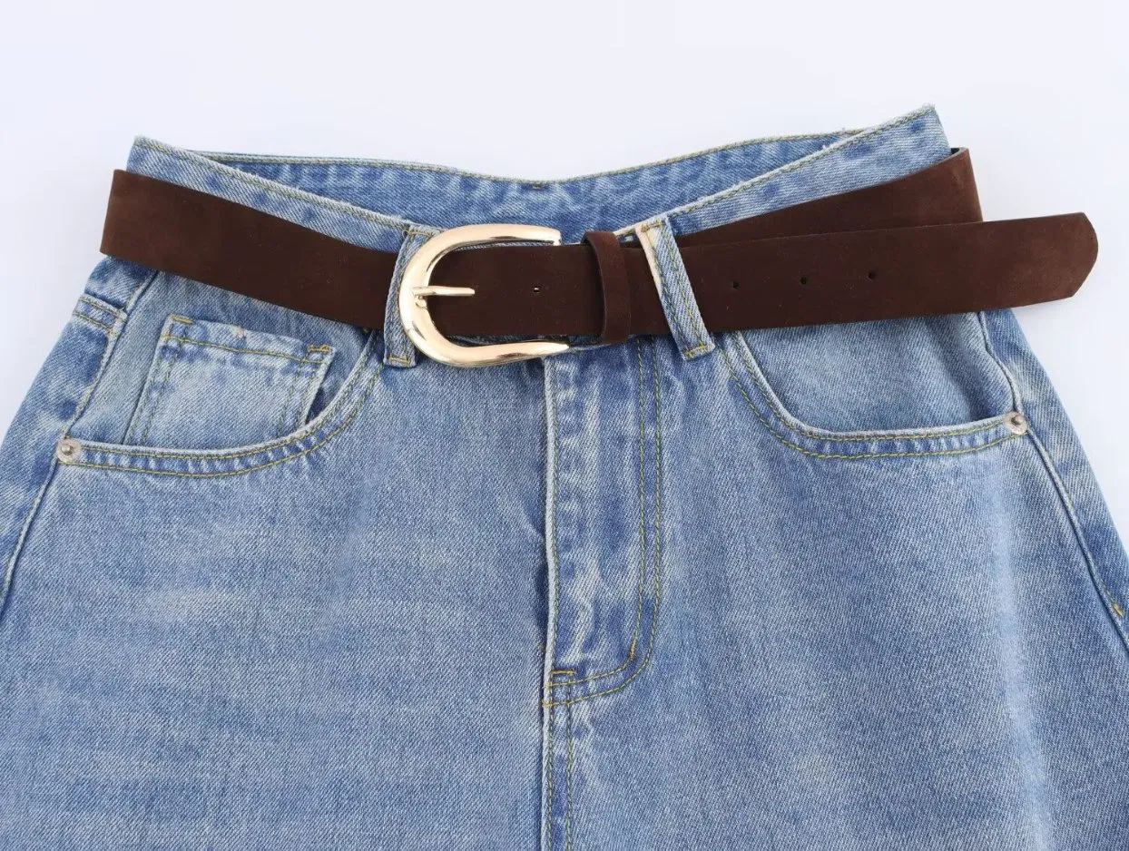 Chic Wide-Leg High-Waisted Denim Jeans with Stylish Belt