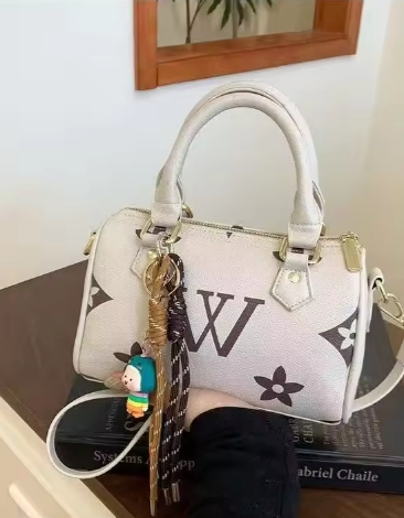 New Fashion PU Leather Pillow Bag for Women Zipper Chain Waterproof Versatile Ladies Crossbody Bag Women Shoulder Bag