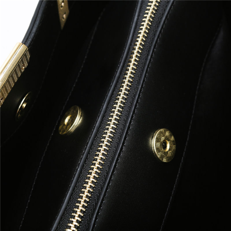 Lightweight Waterproof Small Crossbody Bags Shoulder Bag for Women Stylish Ladies Phone Purse and Handbags Leather Wallet Case