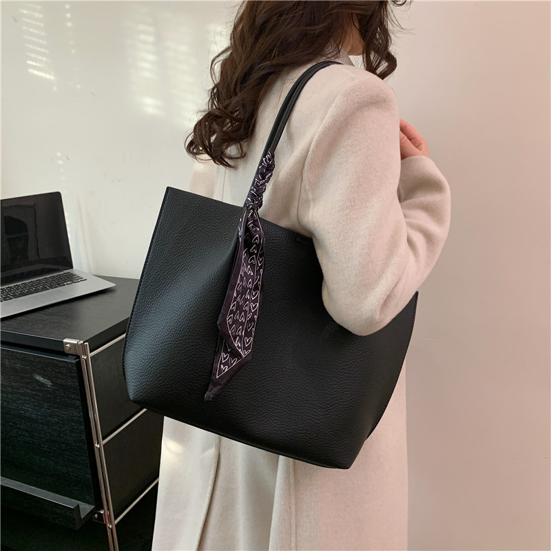 Soft PU Leather Classic Waterproof Shoulder Crossbody Bags Travel Big Bag for Women