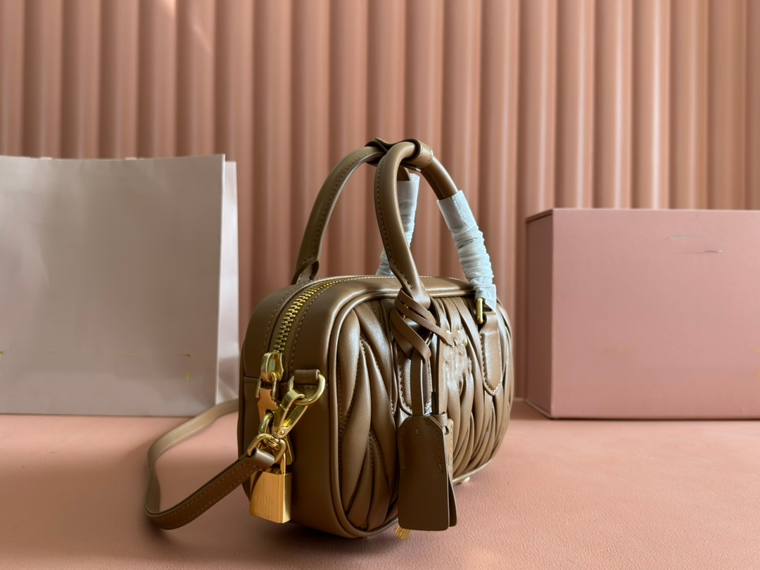 Hot-Selling High-Quality Caramel-Colored Sheepskin Small Bowling Bag Shoulder Bag