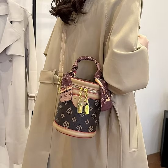 Women's Luxury High-End Designer Handbag Wallet Single Strap PU Leather with Zip Closure Waterproof Fashion Style Bag