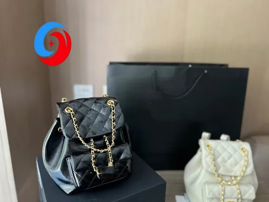 2025 New Oil Wax Sheepskin Backpack Black Diamond Chain Travel Bag Women's Bag