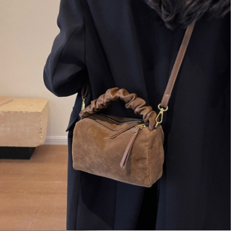 PU Leather Velvet Bag Female New Fashion Ladies Single Shoulder Velvet Bag Designer Handbag Luxury Fashion Leather Bag PU Suede Leather Women Handbag