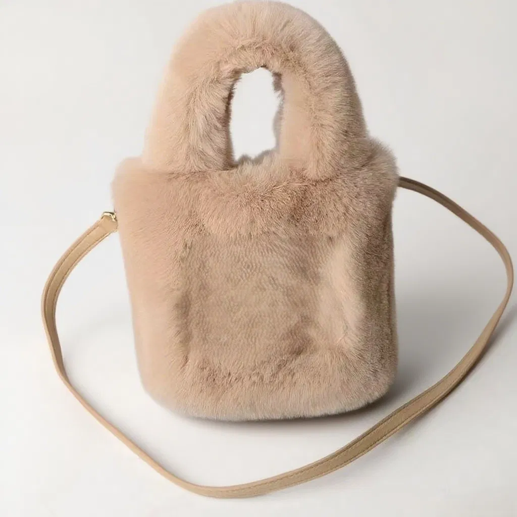 Luxury Textured Clutch Bag - Versatile, Elegant Evening Purse