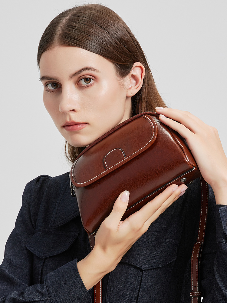 Vintage Oil-Waxed Genuine Leather Small Shoulder Crossbody Bag for Everyday Essential Purse