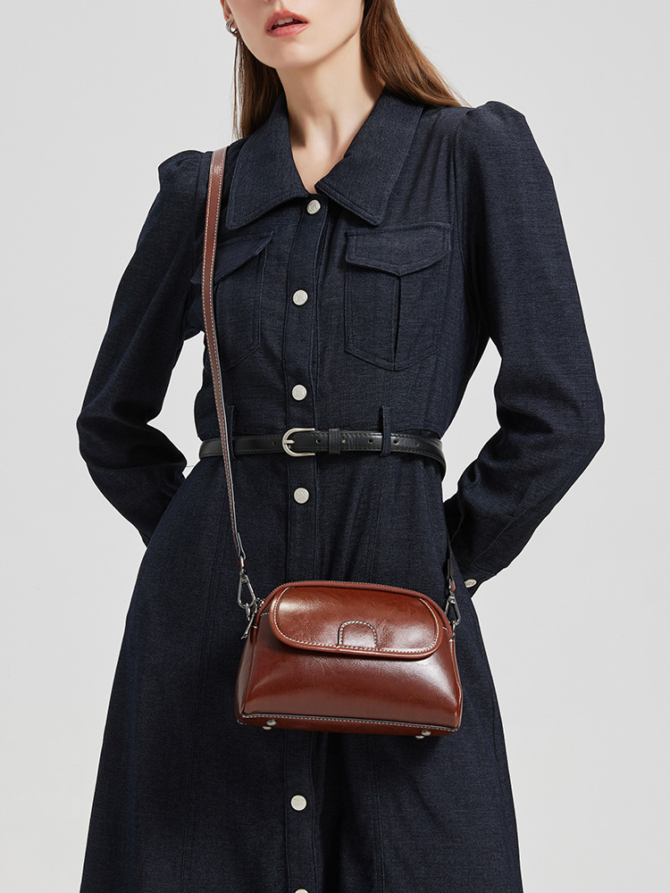 Vintage Oil-Waxed Genuine Leather Small Shoulder Crossbody Bag for Everyday Essential Purse