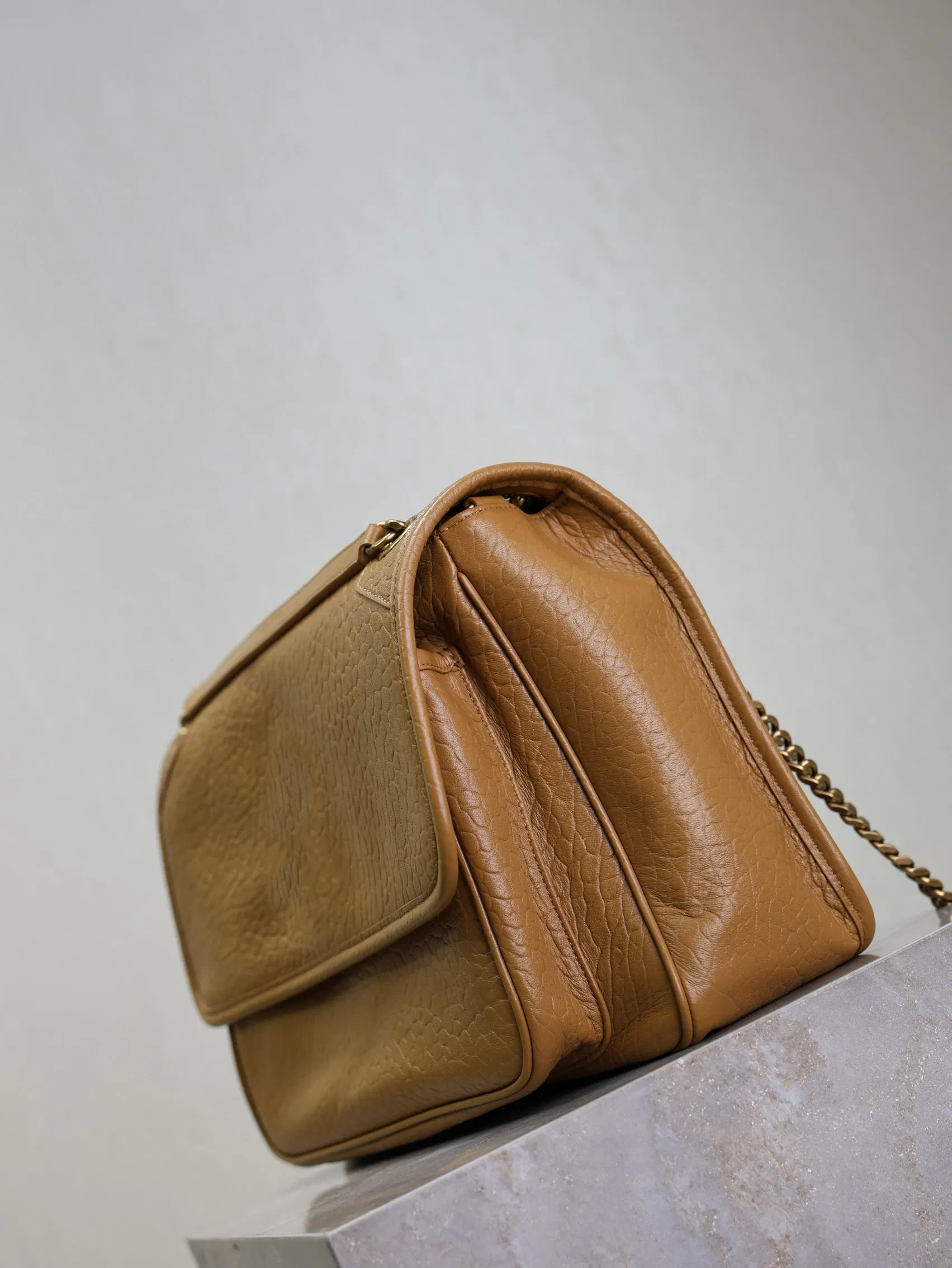High-Quality Vintage Sheepskin Handbags From a Fashionable Brand Bag