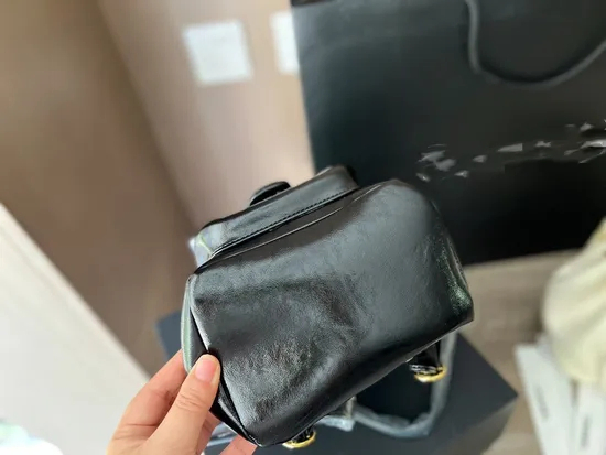 2025 New Oil Wax Sheepskin Backpack Black Diamond Chain Travel Bag Women's Bag