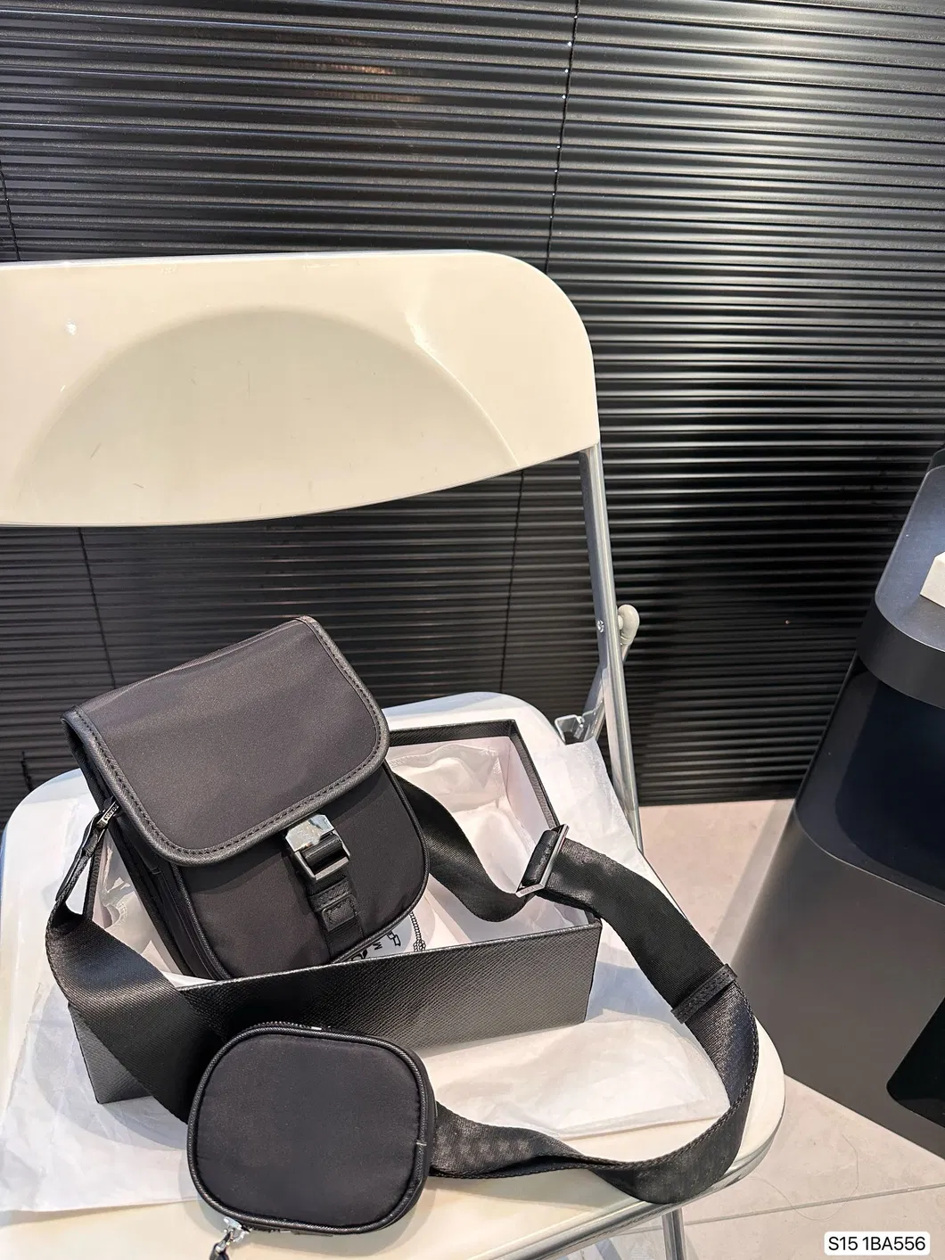 Vintage Leather Bag Detail