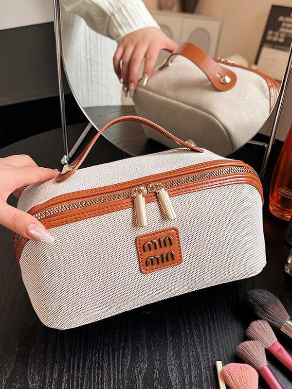 Large-Capacity Leather Cosmetic Bag with Zipper Portable Lady Makeup Organizer Case Travel Custom Logo Travel Storage Toiletries