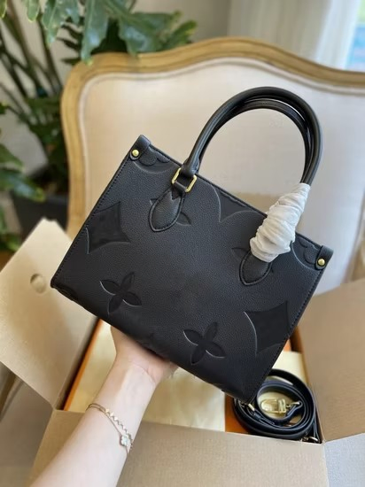 High Quality Brand Second Hand Black Cowhide Leather Old Flower Embossed Women's Shoulder Crossbody Handbag