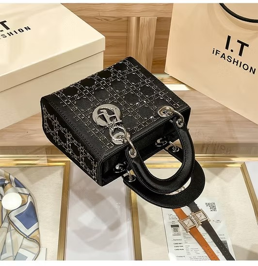 Fashion Ladies Tote Bag Vintage Leather Replica Online Store Large Capacity Luxury Popular Hot Bag 1: 1 Replica Online Store Shoulder Bag