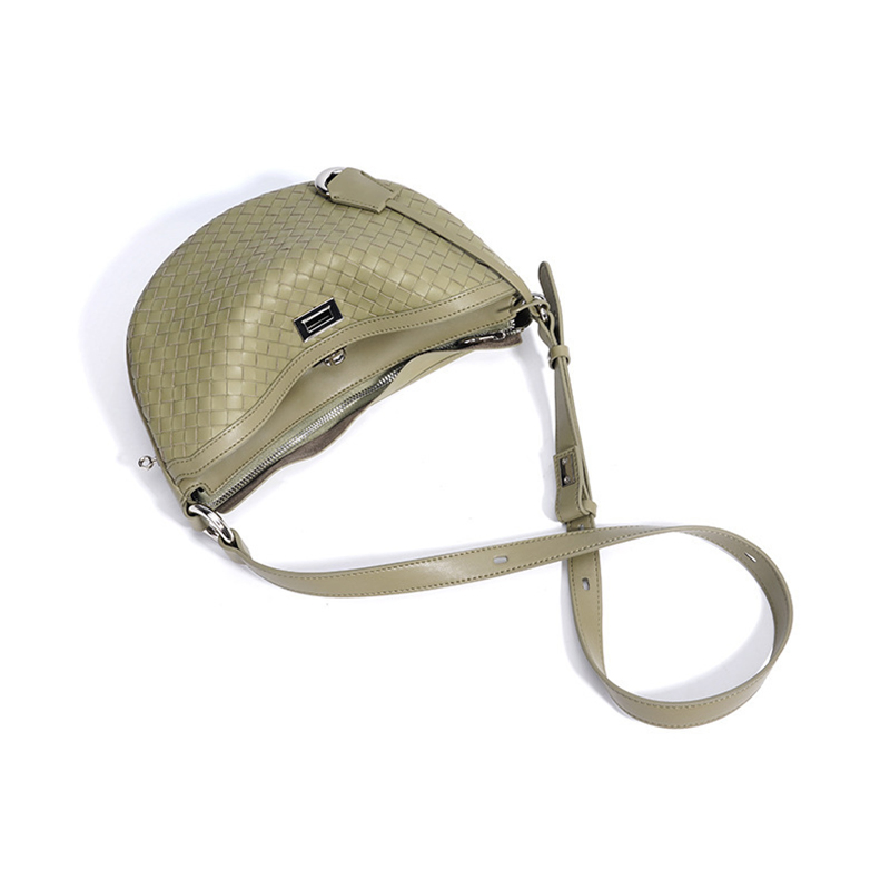 Chic Woven Leather Handbag Shoulder Bag for Trendy Women