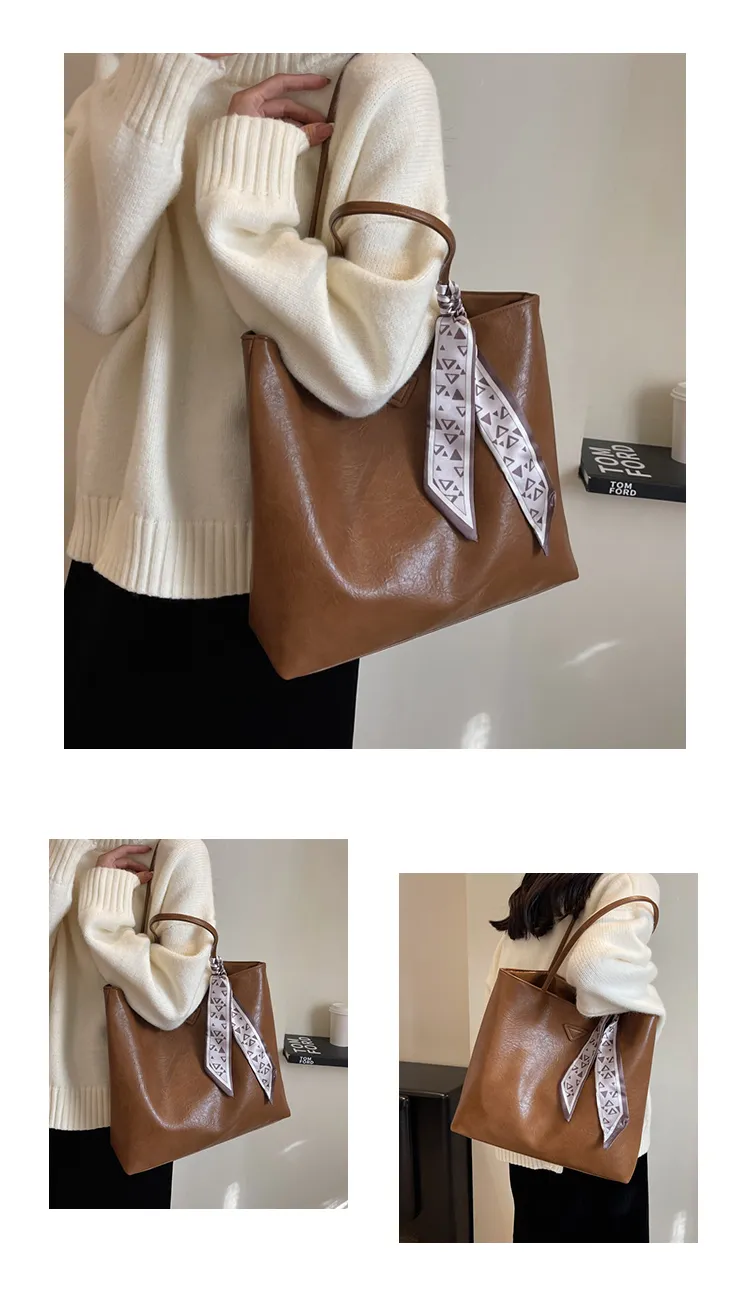 Fashion Tote Bag Display 2