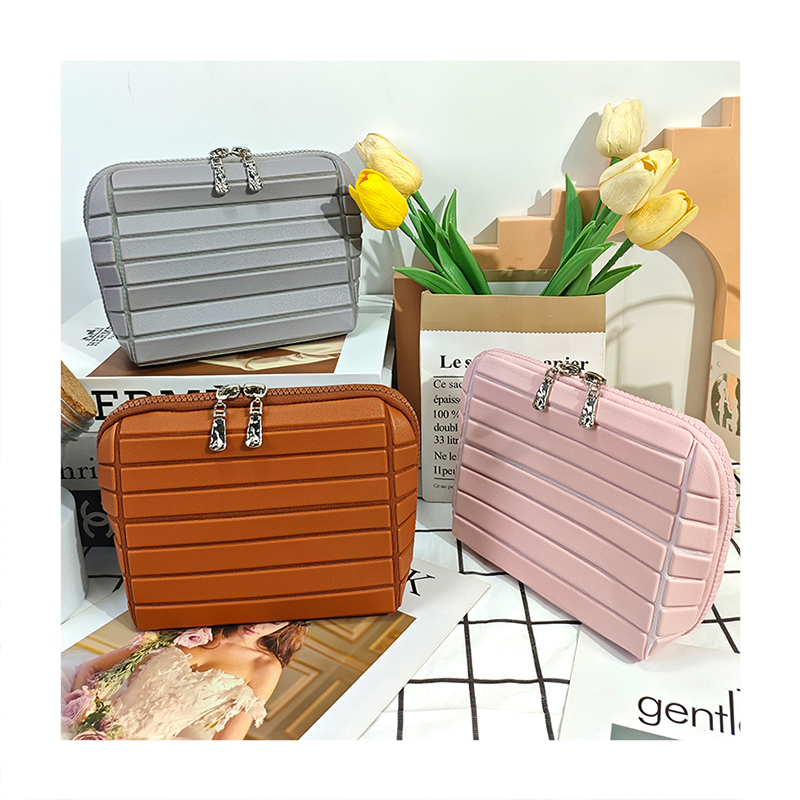 Isen Custom Logo Vegan PU Leather Functionality Makeup Brush Bag Organization Stylish Toiletry Bag Travel Standing Cosmetic Bag