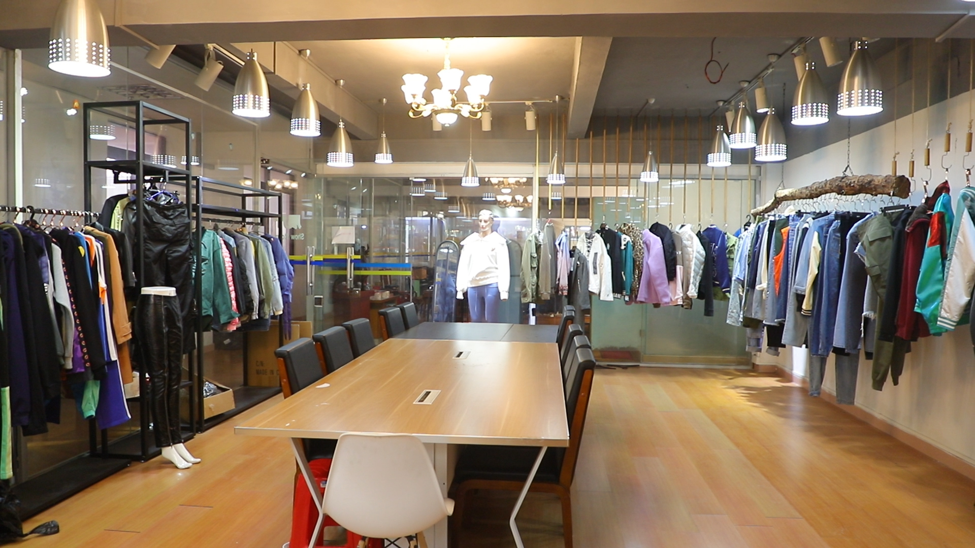 VR Factory Showroom Tour