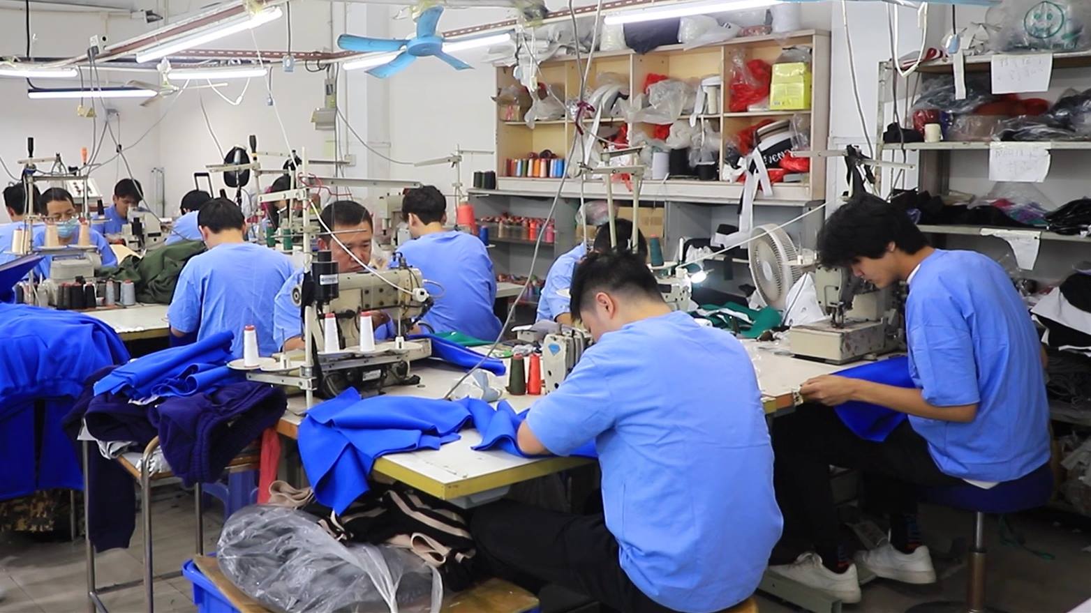 Professional industrial sewing machines for garment assembly at NovaFair