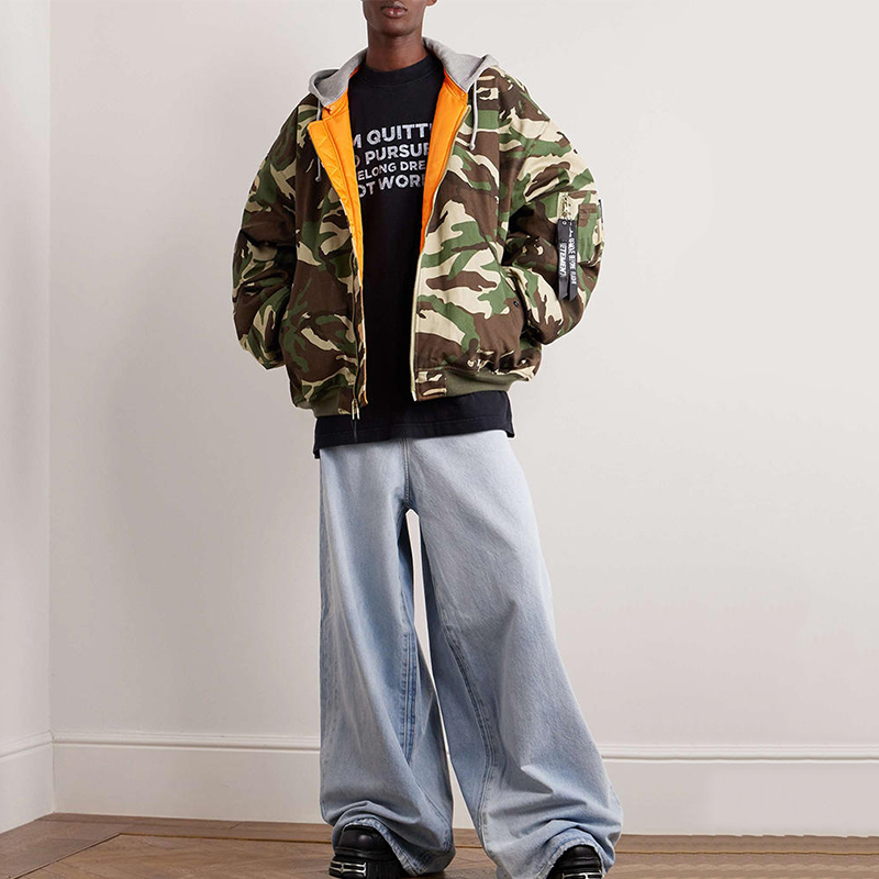 OEM Custom Oversized Camouflage Cotton Twill Hooded Reversible Bomber Jacket for Men