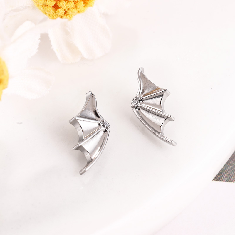 Devil's Wing Accessories Halloween Party Lip Stud Fashion Jewelry Piercing Accessories