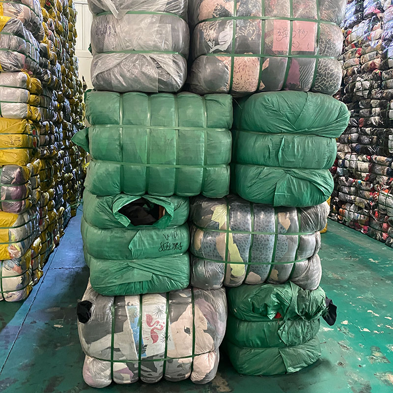 Surf Plus Size in Bulk Used Clothes Second Hand Clothing Branded Bale