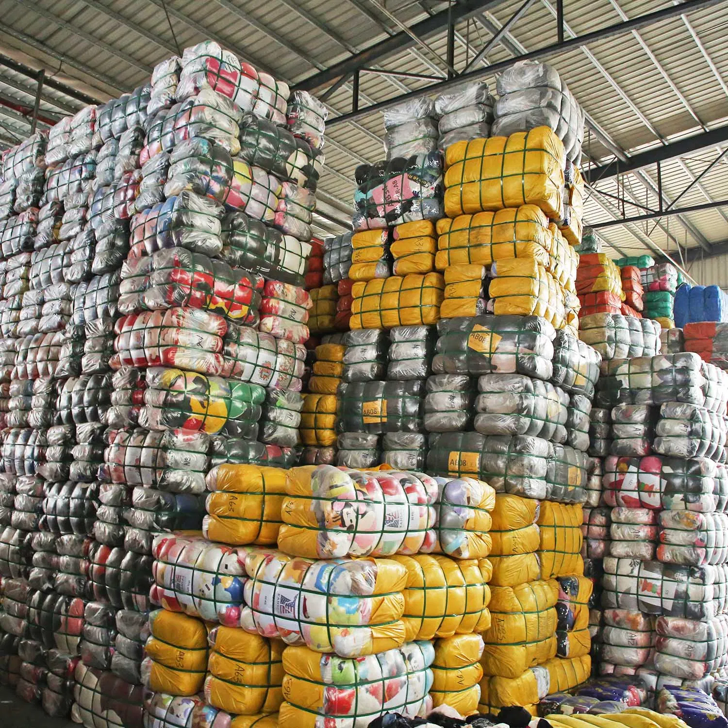 Friperie Garde AAA Wholesale Korean Us Bulk Winter Used Clothing Bundles for Adults Men Wear Thrift Used Clothes Bale for Africa