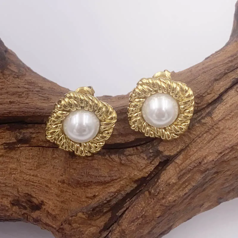 Unique Cool-Tone Square Shape Studs Fashion Earring 2