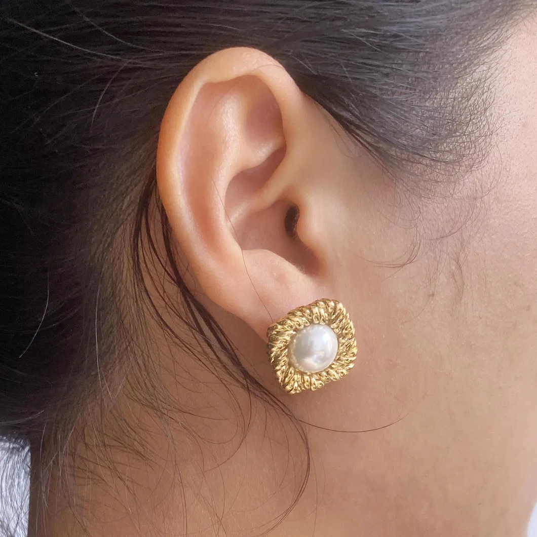 Unique Cool-Tone Square Shape Studs Fashion Earring 1