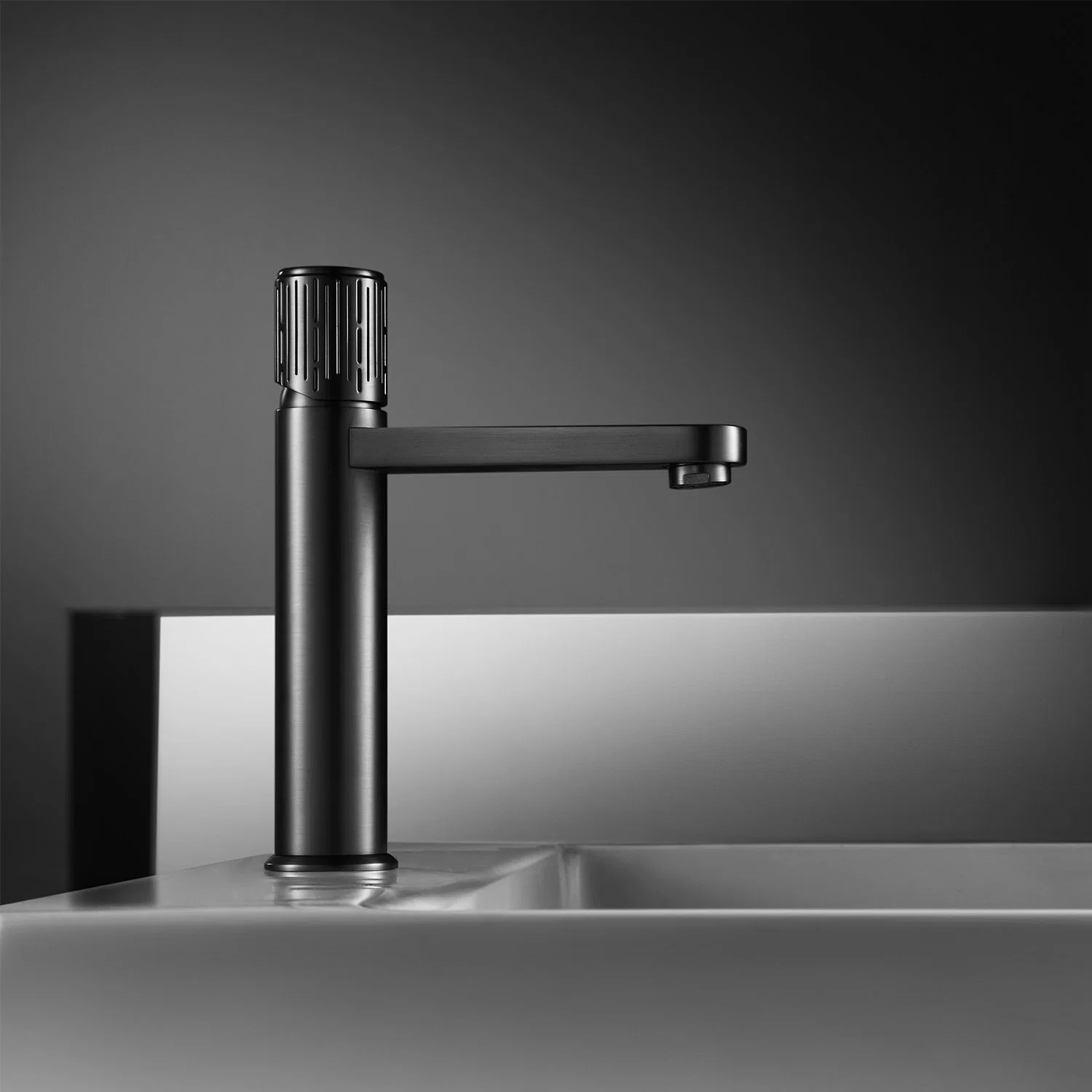 High Quality Sanitary Ware Single Hole Waterfall Water Tap Bathroom Kitchen Brass Mixer Basin Faucet