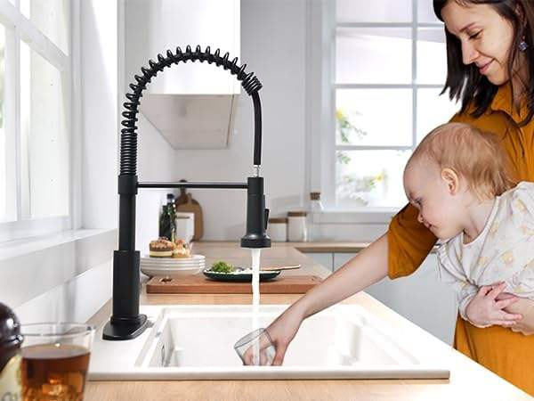 Touchless Kitchen Faucet with Pull Down Sprayer LED Light Single Handle Kitchen Sink Faucet Motion Sensor Smarthands-Free Black