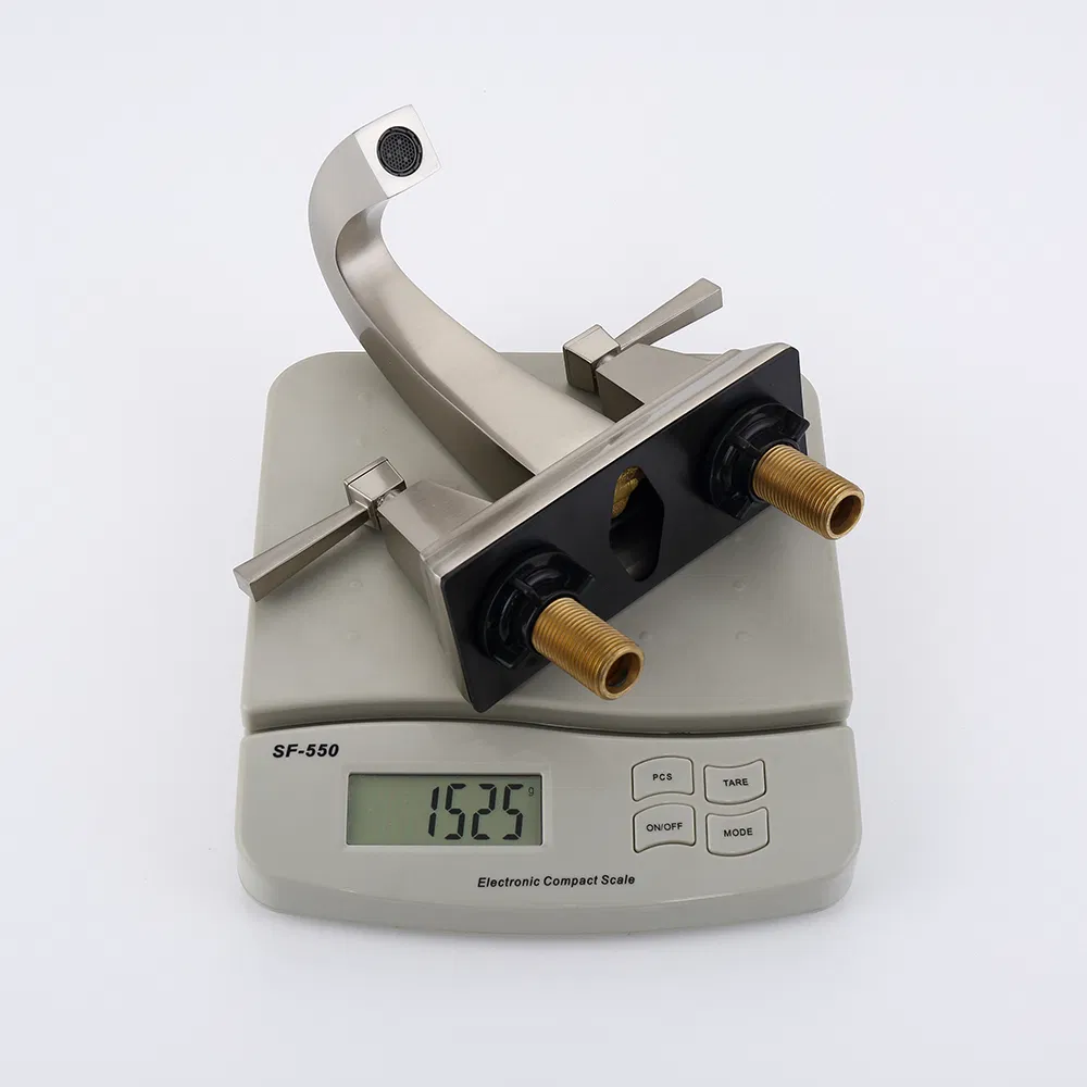 Traditional Deck Mounted Two Handles 4 Inch Bathroom Basin Faucet