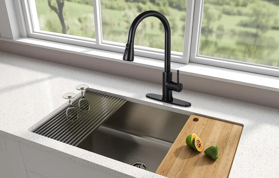 Commercial Single-Rod Cold and Hot Water Brass Kitchen Basin Faucet