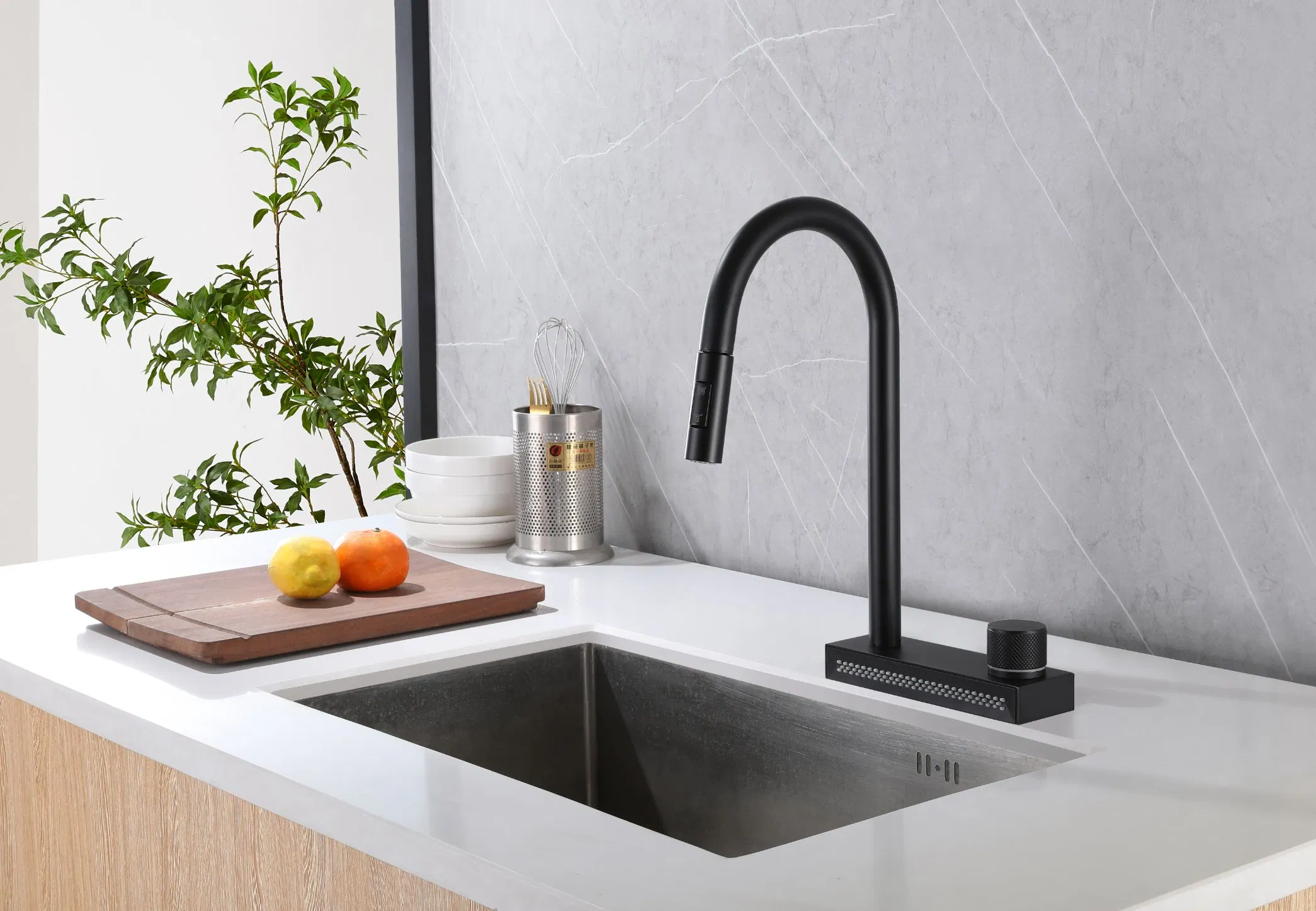 Commercial Brass Pull Down Kitchen Faucet with Elegant Design