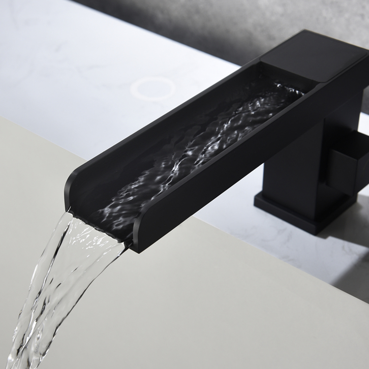 Good Quality 3 Hole Brass Faucet for Wash Basin Bathtub Tap Bathroom Shower Mixer Tap