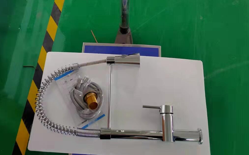 Sanitary Ware Pull out Shower Sprayer Spout Kitchen Mixer Kitchen Faucet